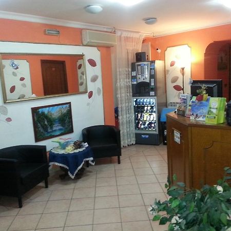 Hotel Roxena House Rzym Zewnętrze zdjęcie