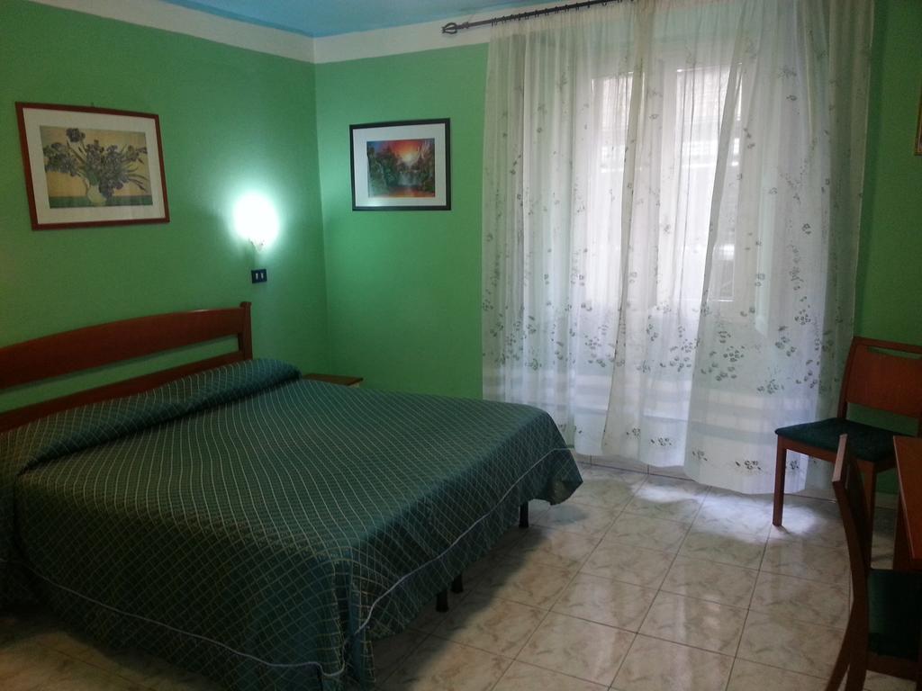 Hotel Roxena House Rzym Zewnętrze zdjęcie