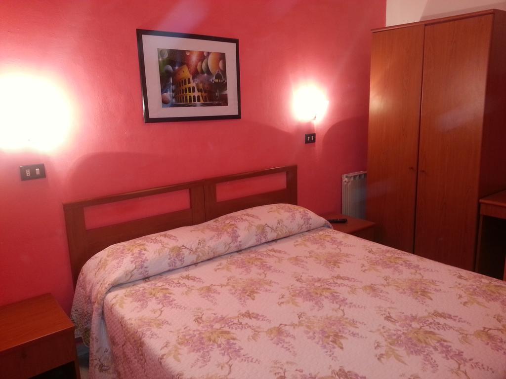 Hotel Roxena House Rzym Zewnętrze zdjęcie
