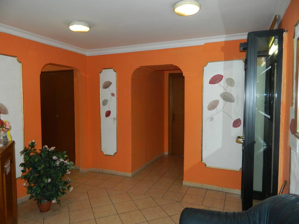 Hotel Roxena House Rzym Zewnętrze zdjęcie